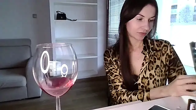 JuliaLovely online show from 03/28/26, 04:50