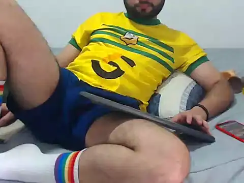 Snapshot of AxelNoval chatting on 05/19/26, 03:29 AxelNoval online show from 05/19/26, 03:29