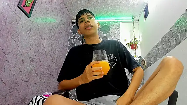 sexyboys cutexx18 online show from 02/09/26, 10:14