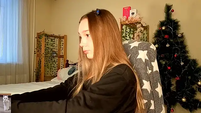 Snapshot of HoneyComfy chatting on 02/15/26, 11:08 HoneyComfy online show from 02/15/26, 11:08