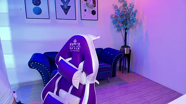 Maddie T18 online show from 03/31/26, 11:43