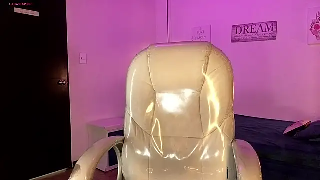 Sweet bellaa  online show from 02/21/26, 04:02