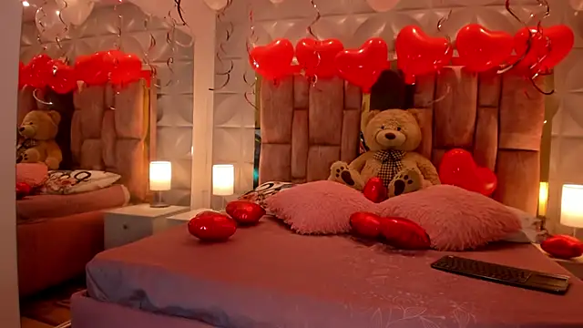 Paris Velvet online show from 02/17/26, 11:11