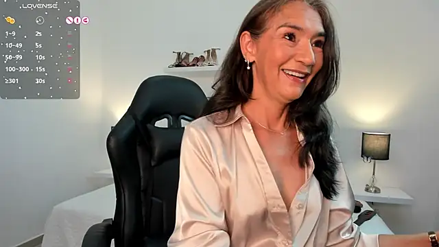 Emma Mendozaa online show from 04/07/26, 11:43