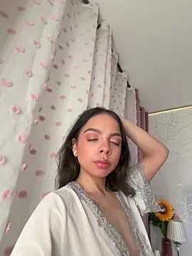 BambiRoses online show from 05/11/26, 05:57