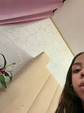 BambiRoses online show from 06/01/26, 04:14