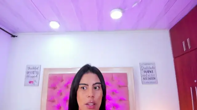 AmbarClarck online show from 04/20/26, 12:08