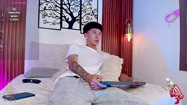 Snapshot of David_Banks_ chatting on 03/03/26, 12:33 David Banks online show from 03/03/26, 12:33