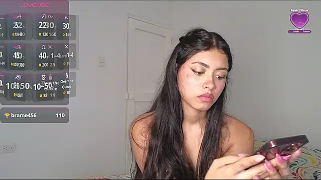 Snapshot of amynovaaa chatting on 03/10/26, 05:18 amynovaaa online show from 03/10/26, 05:18