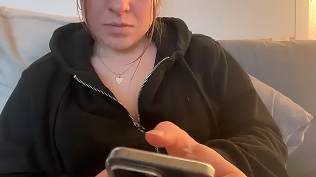 Lucyschickt online show from 02/16/26, 04:03