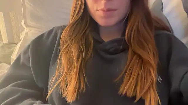 Lucyschickt online show from 02/17/26, 04:57