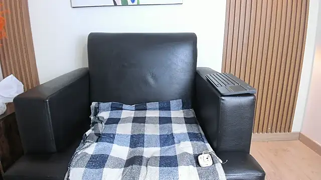 Lia Nova online show from 04/15/26, 08:31