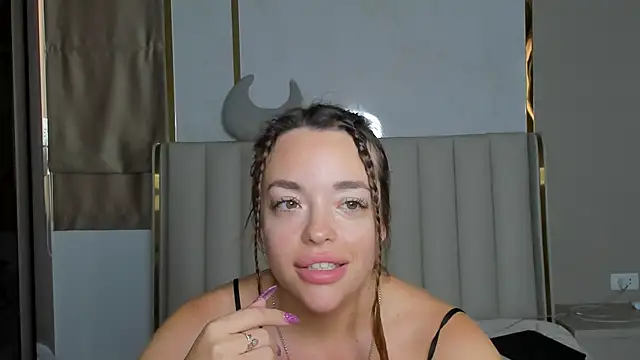 stellaa quenn online show from 02/09/26, 12:14