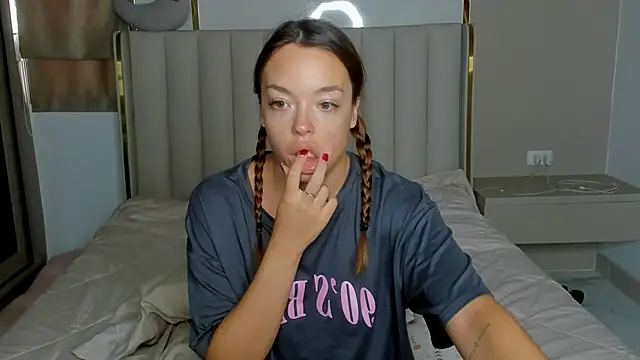 stellaa quenn online show from 04/20/26, 12:13