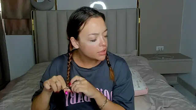 stellaa quenn online show from 04/21/26, 12:12