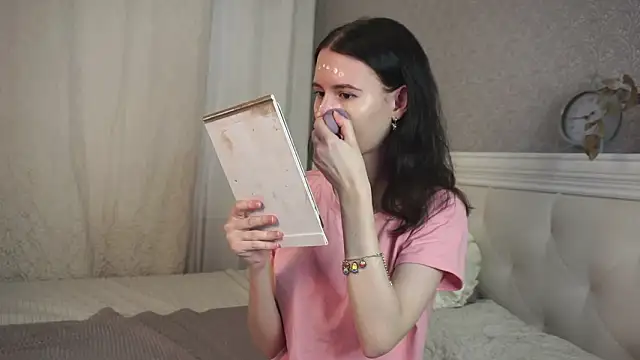 Snapshot of Glow_hollow chatting on 02/11/26, 03:22 Glow hollow online show from 02/11/26, 03:22