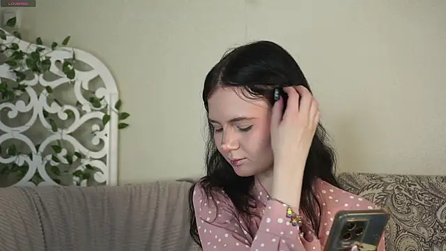 Snapshot of Glow_hollow chatting on 02/14/26, 03:47 Glow hollow online show from 02/14/26, 03:47