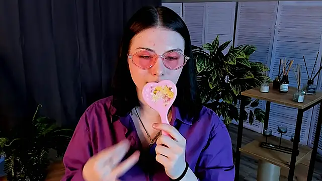 Snapshot of DennisRentz chatting on 03/04/26, 06:03 DennisRentz online show from 03/04/26, 06:03