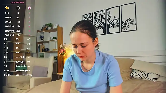 MalvinaTrafford online show from 04/19/26, 06:43