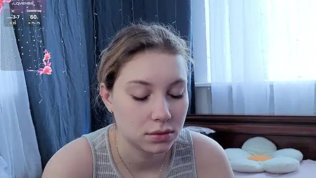 JadwigaTagliavia online show from 04/14/26, 06:19