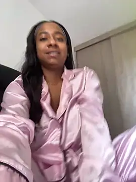 Snapshot of amara_queen_ chatting on 07/13/26, 02:42 amara queen online show from 07/13/26, 02:42