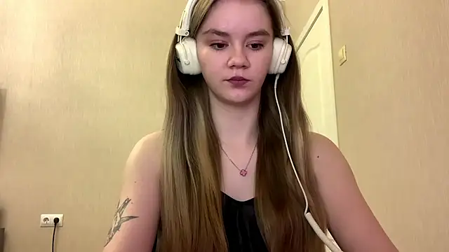 AgnesShy  online show from 02/23/26, 07:39