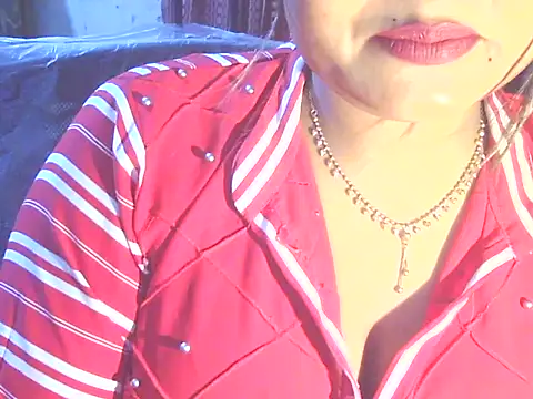 Nusrat Faria online show from 04/18/26, 10:10