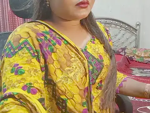 Snapshot of Nusrat_Faria chatting on 06/17/26, 06:42 Nusrat Faria online show from 06/17/26, 06:42