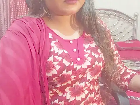 Snapshot of Nusrat_Faria chatting on 06/18/26, 07:40 Nusrat Faria online show from 06/18/26, 07:40