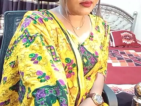 Snapshot of Nusrat_Faria chatting on 06/20/26, 09:17 Nusrat Faria online show from 06/20/26, 09:17