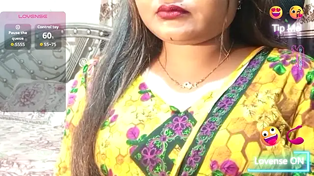 Snapshot of Nusrat_Faria chatting on 07/15/26, 01:11 Nusrat Faria online show from 07/15/26, 01:11