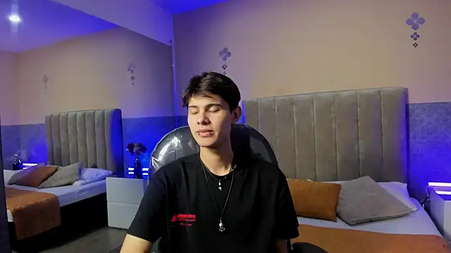 Derek Sinn online show from 03/12/26, 04:57