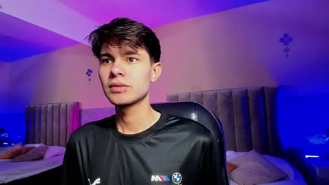 Derek Sinn online show from 04/12/26, 12:54