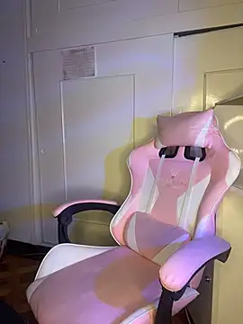 SoftDoll- online show from 04/05/26, 08:06