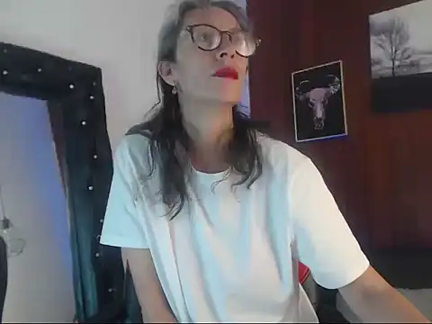 laurasofia45 online show from 02/19/26, 07:37