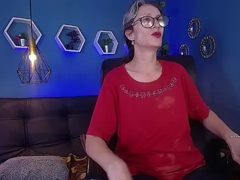 laurasofia45 online show from 03/03/26, 01:01