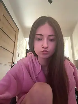 Snapshot of karlaluuvv chatting on 03/18/26, 11:13 karlaluuvv online show from 03/18/26, 11:13