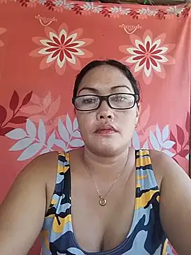 Snapshot of sexymom_siovie chatting on 05/22/26, 04:41 sexymom siovie online show from 05/22/26, 04:41