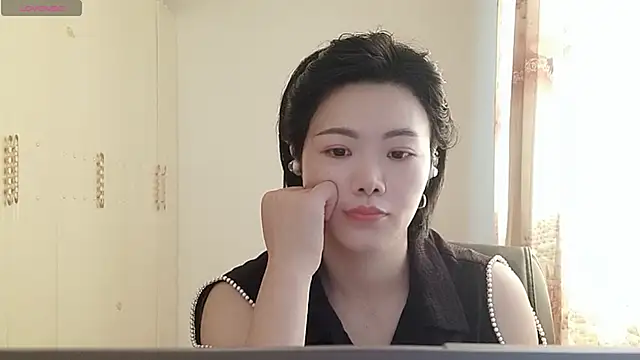 Snapshot of Nikishine chatting on 06/18/26, 06:24 Nikishine online show from 06/18/26, 06:24