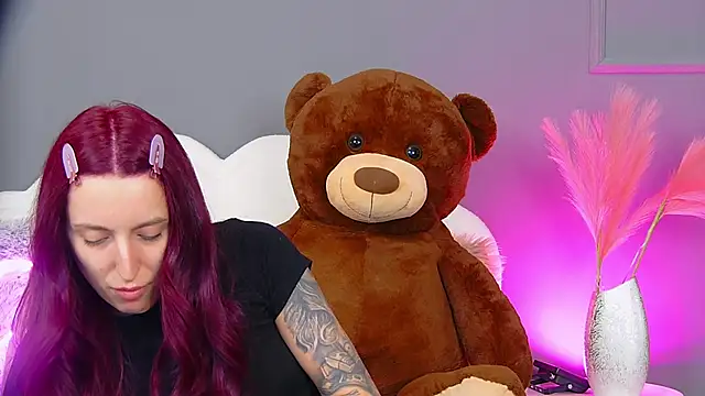 CrystalRedd online show from 04/15/26, 04:30