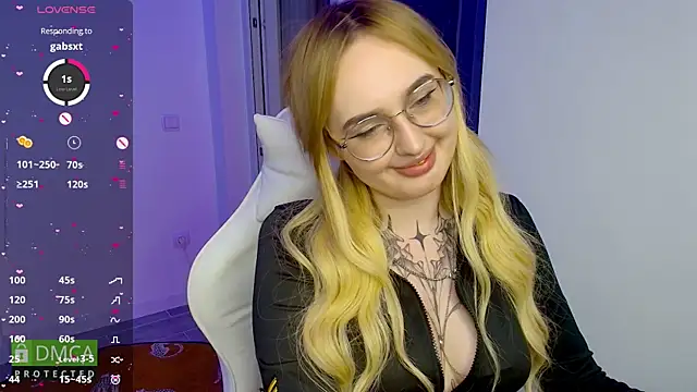 Snapshot of AdeLuna chatting on 05/28/26, 09:45 AdeLuna online show from 05/28/26, 09:45