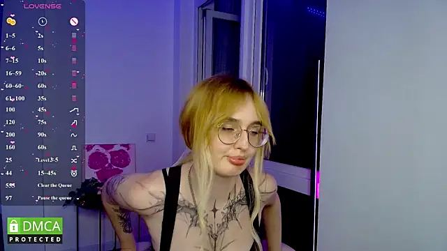 Snapshot of AdeLuna chatting on 06/04/26, 09:21 AdeLuna online show from 06/04/26, 09:21