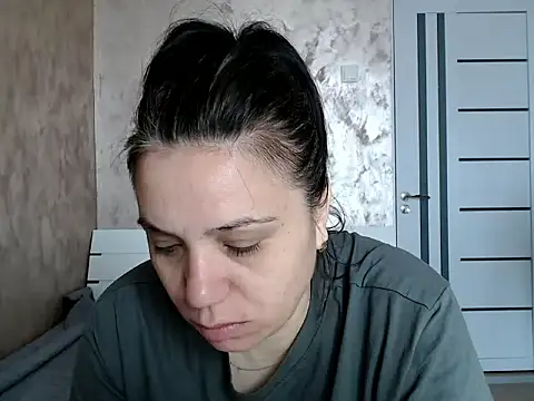 LorraGrey online show from 04/15/26, 05:47