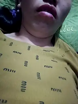 Snapshot of hot-luna- chatting on 05/02/26, 10:04 hot-luna- online show from 05/02/26, 10:04