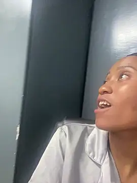 Amari 26 online show from 02/11/26, 03:00