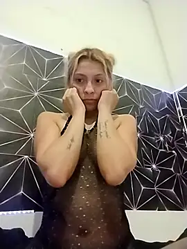 Snapshot of amairany27 chatting on 02/24/26, 03:32 amairany27 online show from 02/24/26, 03:32