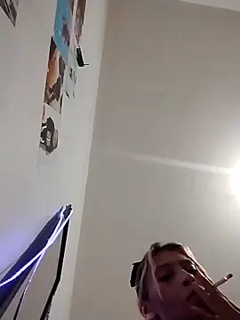 Snapshot of amairany27 chatting on 03/24/26, 04:50 amairany27 online show from 03/24/26, 04:50