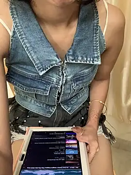 Snapshot of HEENA-STRIP chatting on 02/24/26, 07:17 HEENA-STRIP online show from 02/24/26, 07:17