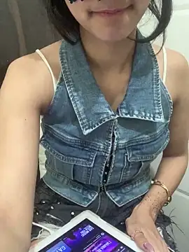 Snapshot of HEENA-STRIP chatting on 02/24/26, 07:34 HEENA-STRIP online show from 02/24/26, 07:34