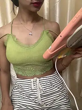 Snapshot of HEENA-STRIP chatting on 03/19/26, 05:00 HEENA-STRIP online show from 03/19/26, 05:00